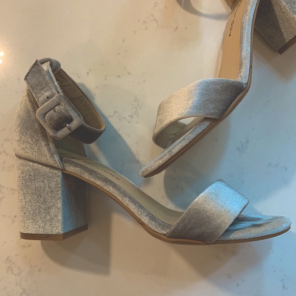 CL by Laundry, Jody velvet sandals in silver gray - Picture 3 of 8